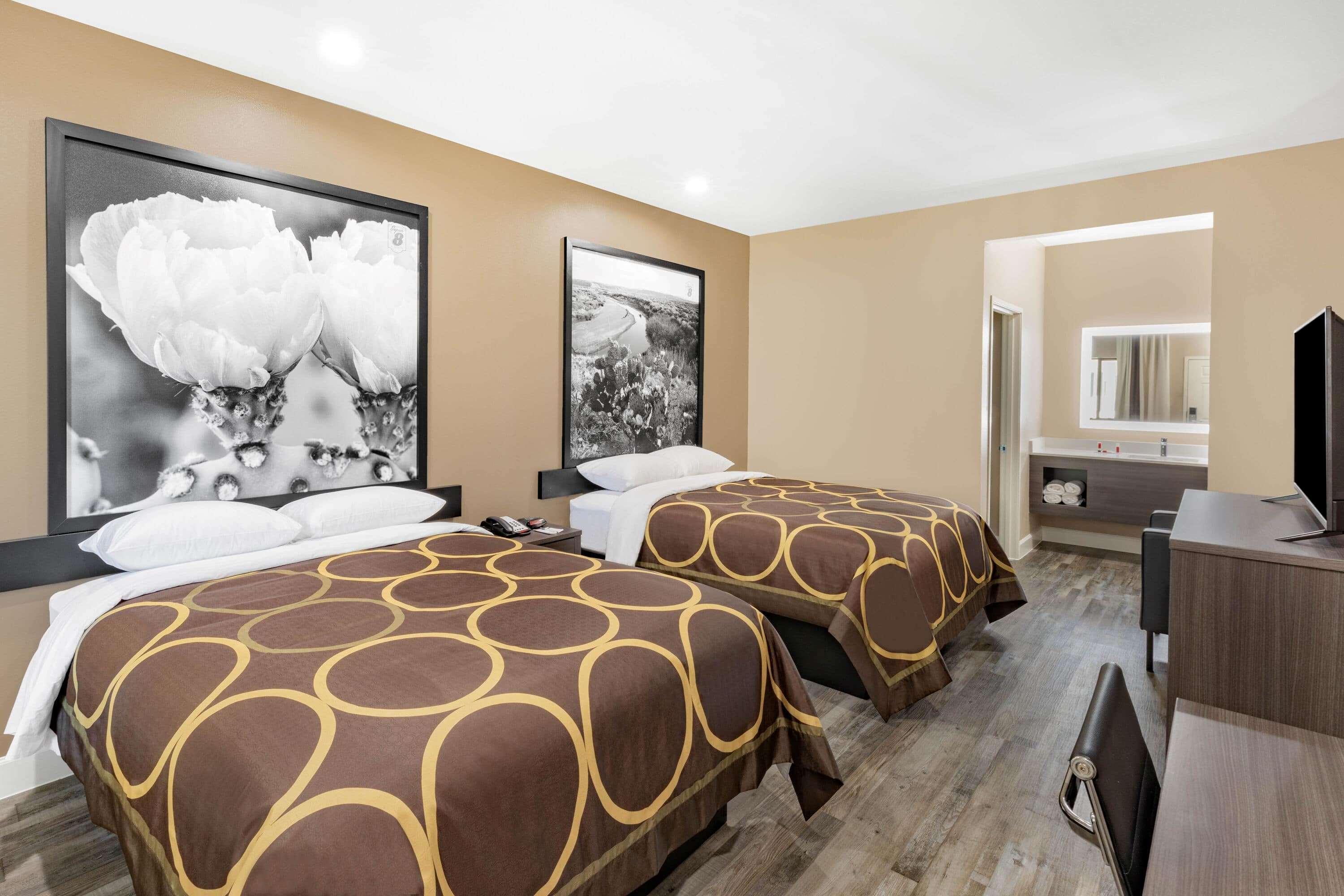 Hotel Super 8 By Wyndham Houston Nw Beltway 8-west Rd 3*