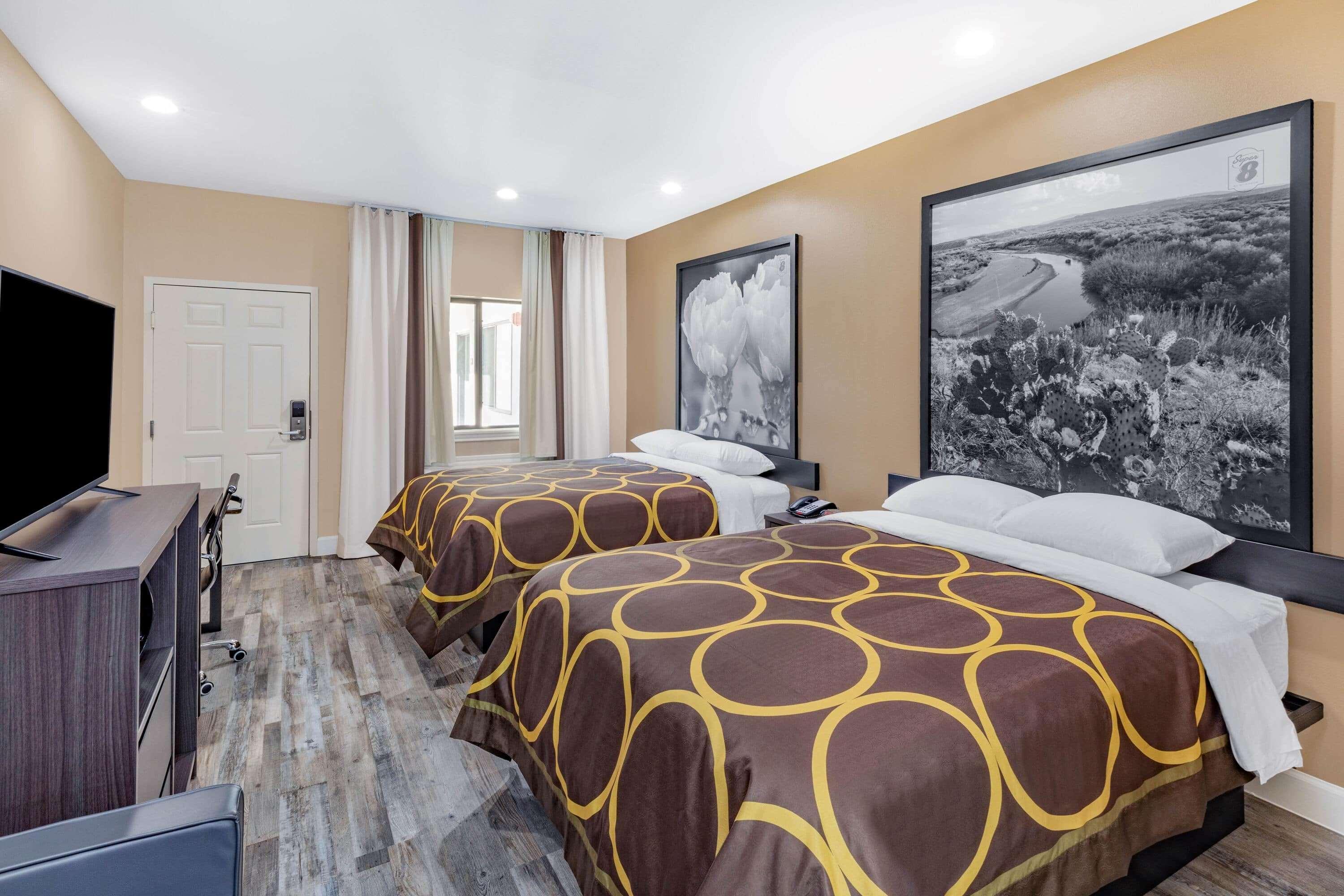 Super 8 By Wyndham Houston Nw Beltway 8-west Rd