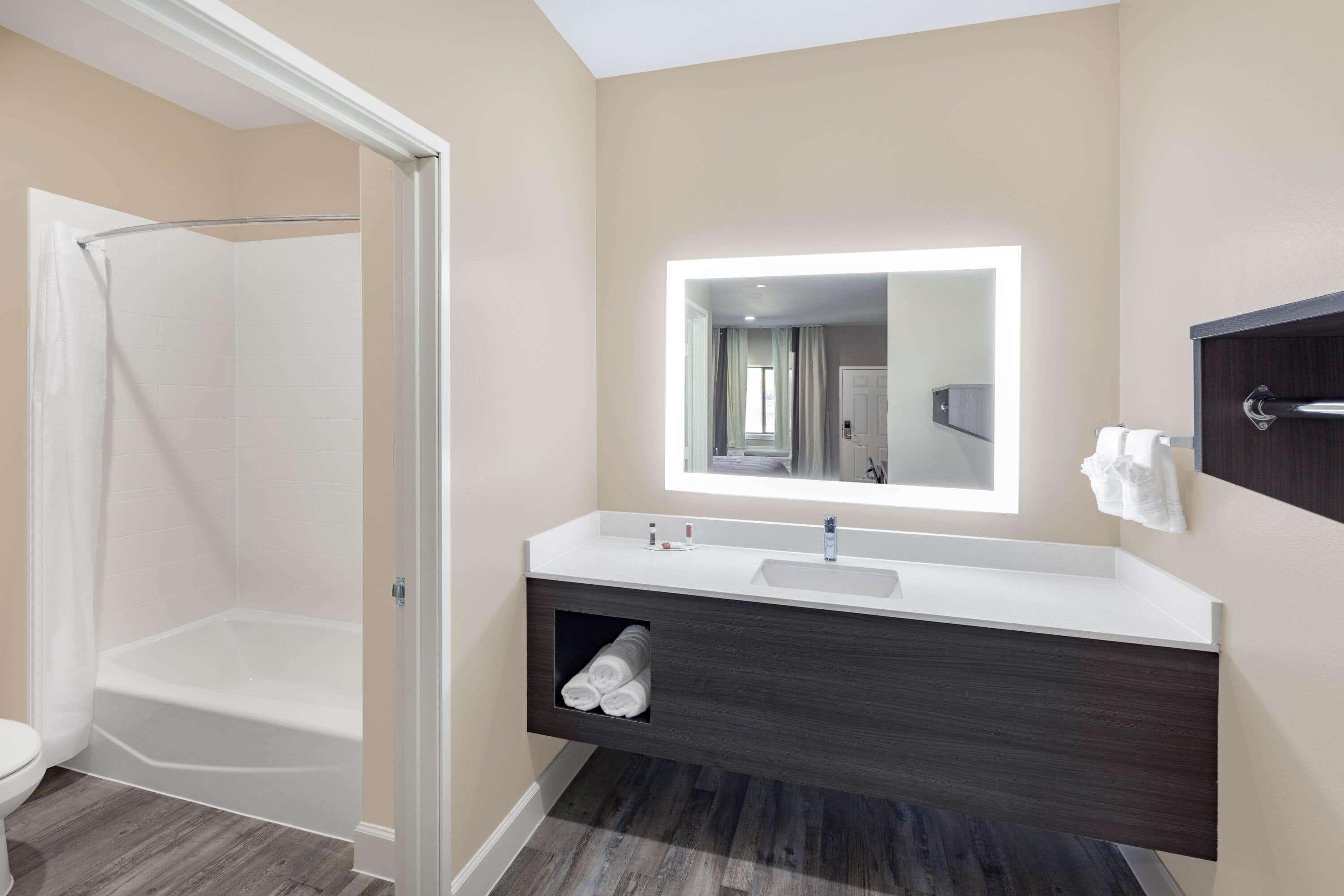 Super 8 By Wyndham Houston Nw Beltway 8-west Rd Jersey Village